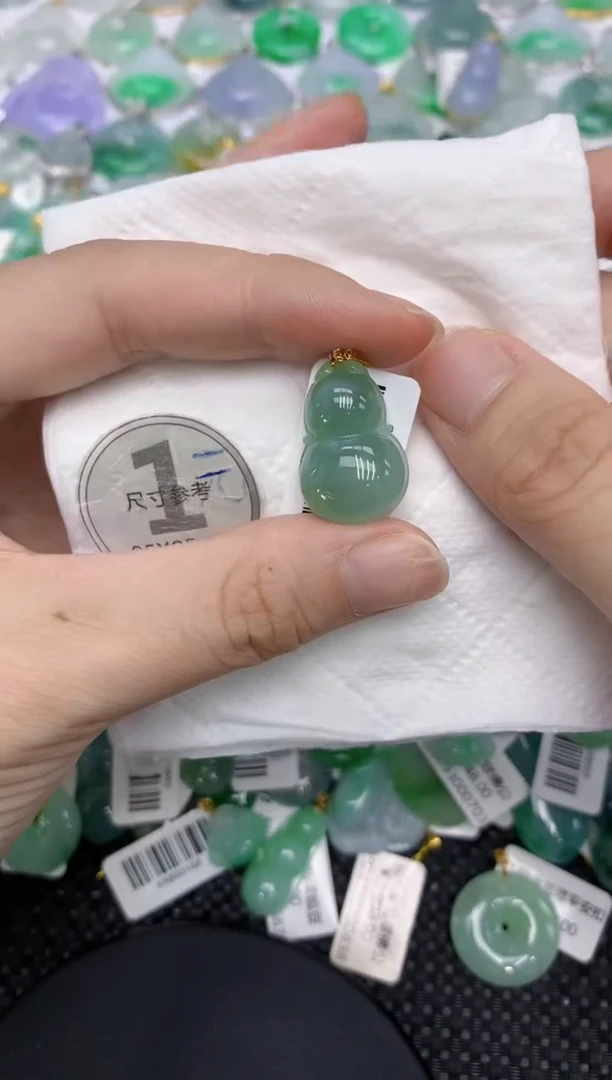 颈饰18K金镶嵌翡翠1111111