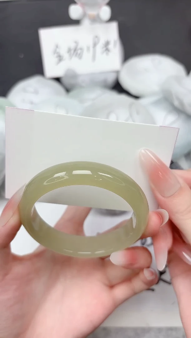 未镶嵌手镯石英质玉138-56