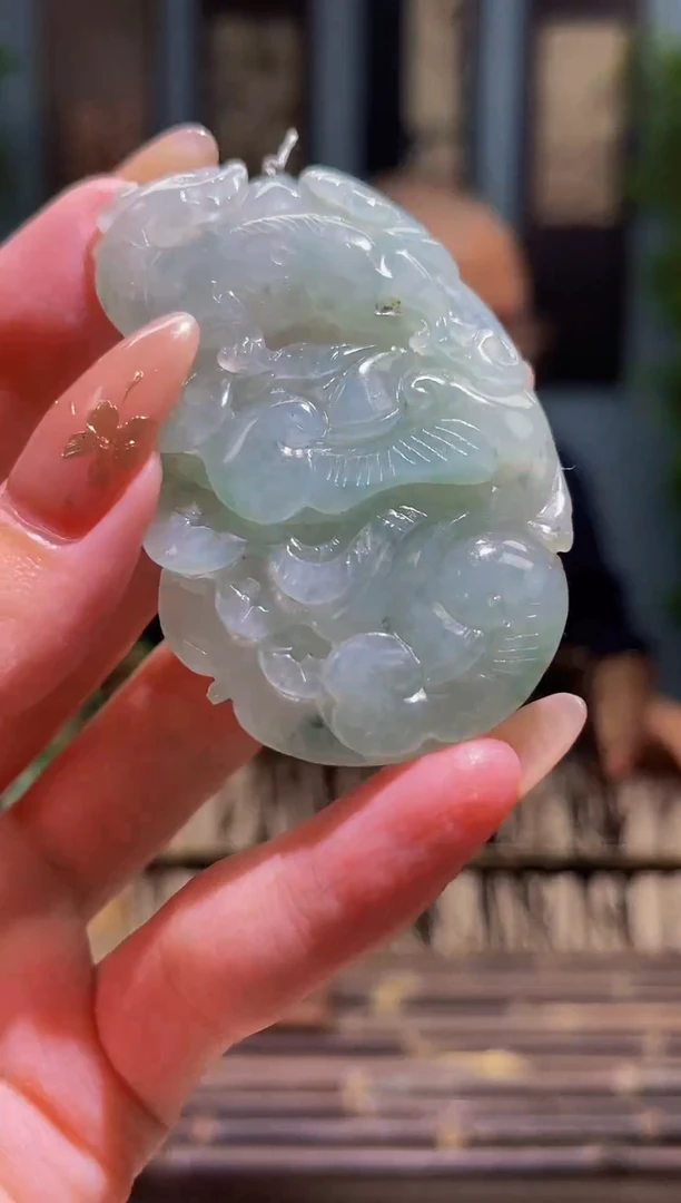 翡翠未镶嵌颈饰MFC071698