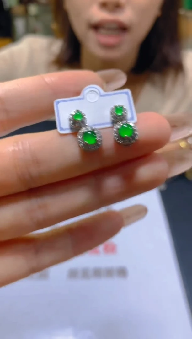 未镶嵌翡翠耳饰多样性发一