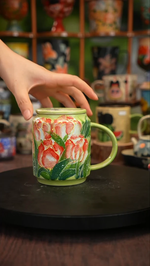 釉下手绘陶瓷杯子