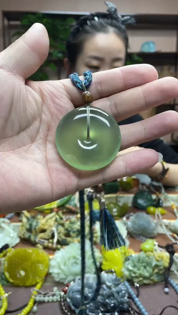 未镶嵌岫玉吊坠·