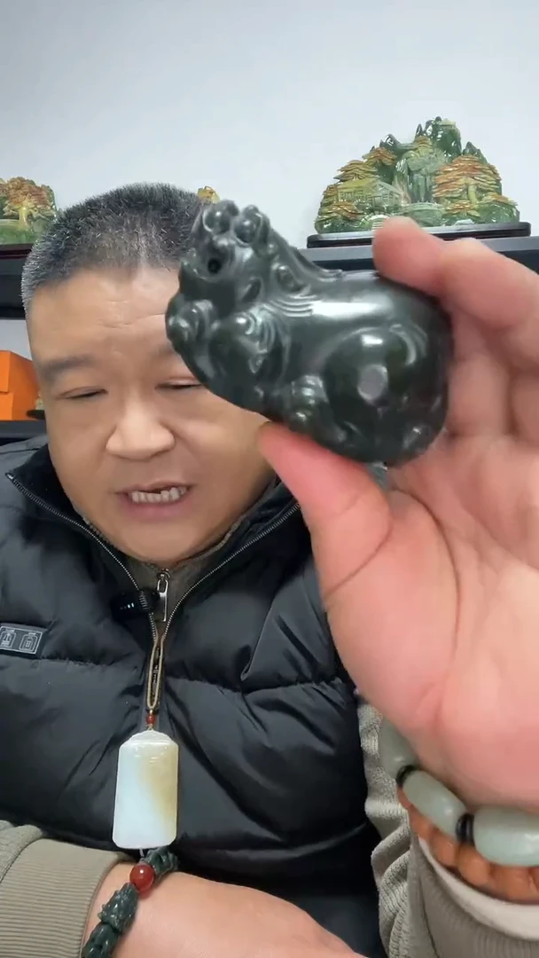 未镶嵌和田玉把件且末蓝貔貅把件