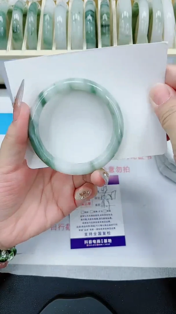 【闪购商品】石英质玉手镯未镶嵌43号/56-57圈