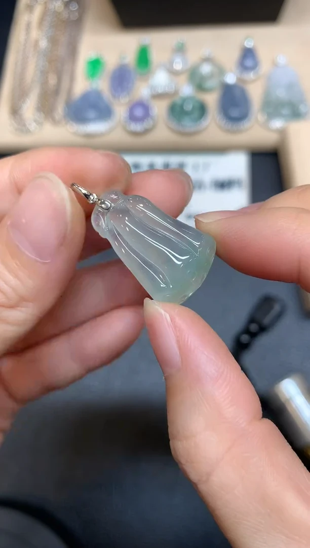 【闪购商品】翡翠颈饰18K金镶嵌【无服务费