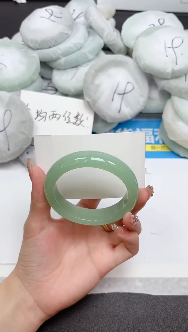 未镶嵌手镯石英质玉268-55.5