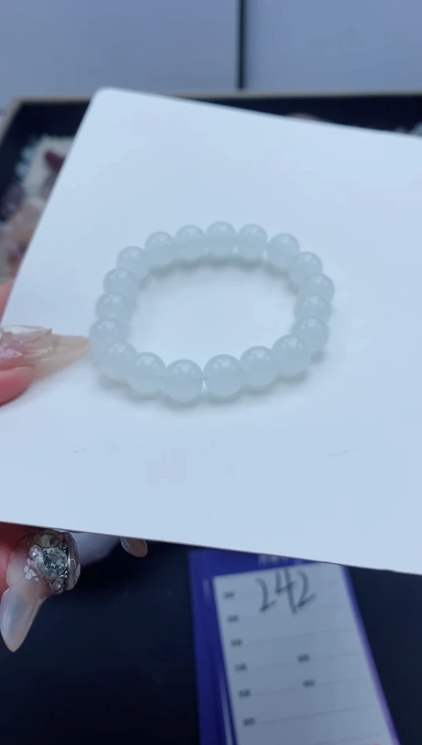 【闪购商品】石英质玉手镯未镶嵌卡10白手串