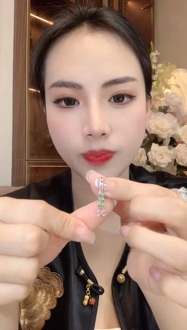 【闪购商品】翡翠耳饰18K金镶嵌C7 多样性发货一对