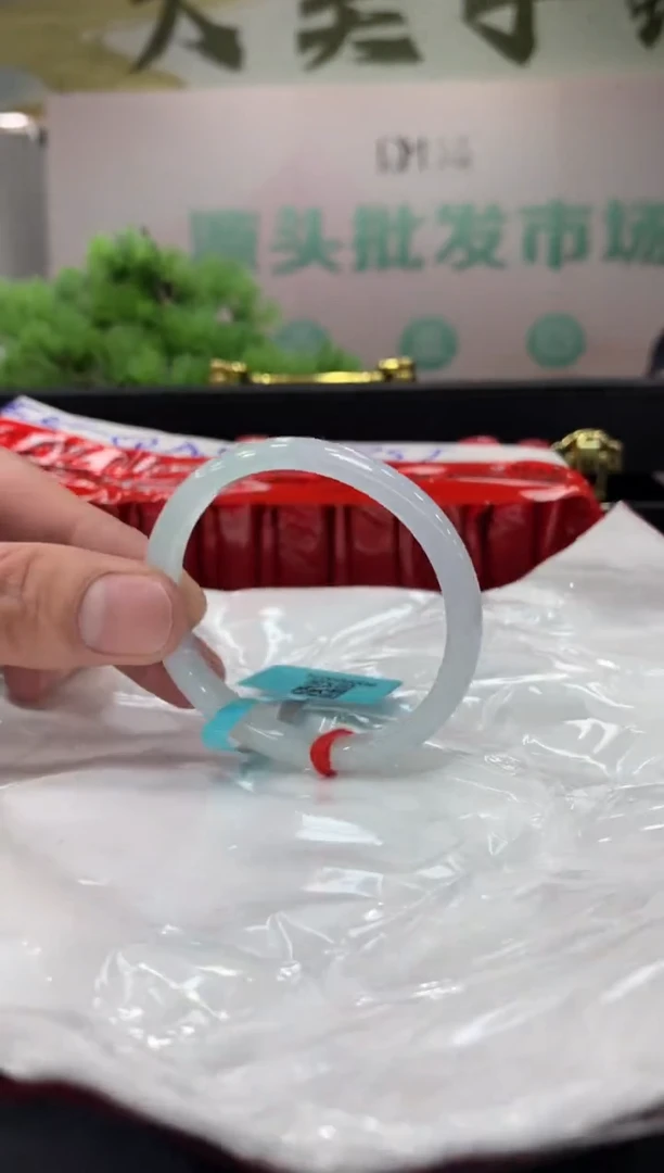 未镶嵌手镯翡翠翡翠手镯