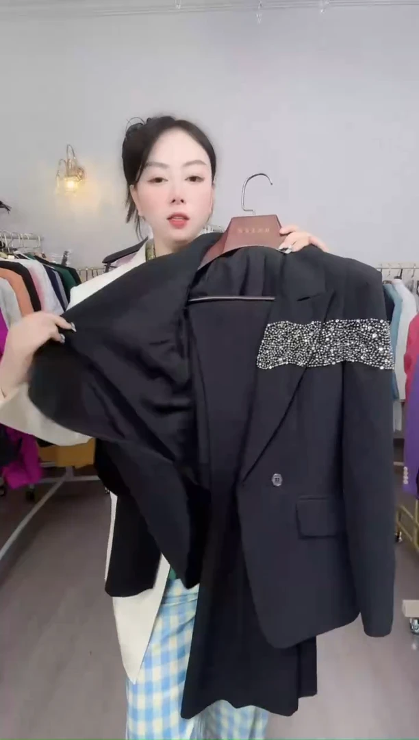 S码钻钻喇叭裤套装（不退不换、高品质西装现货清仓处理）