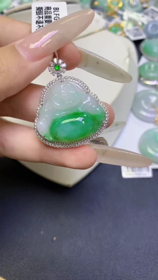 颈饰18K金镶嵌翡翠天然缅甸翡翠A货百元以上9元证书费自理