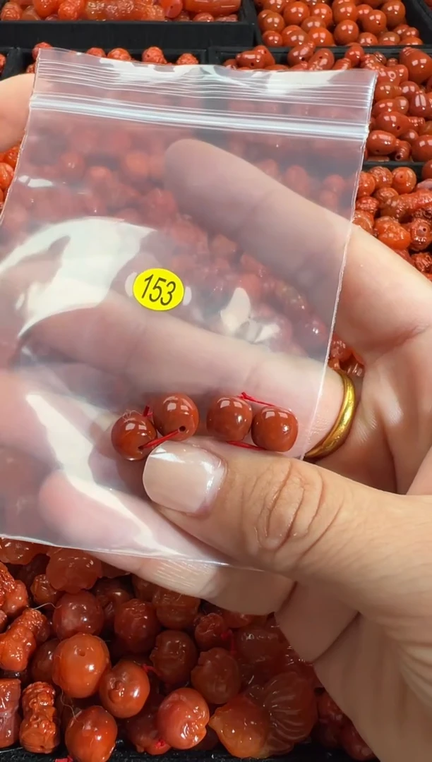 颈饰未镶嵌南红玛瑙1