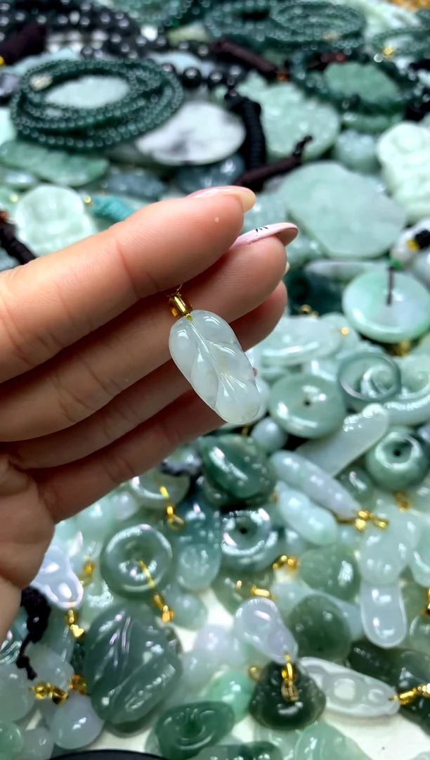 颈饰未镶嵌翡翠1