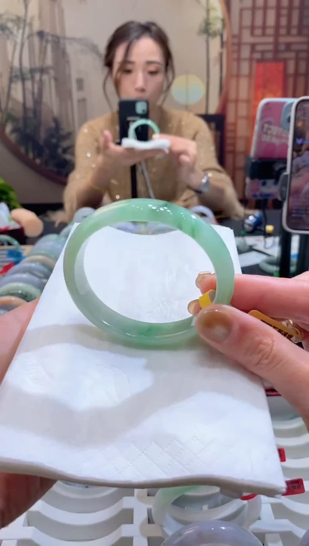 未镶嵌手镯翡翠000073051