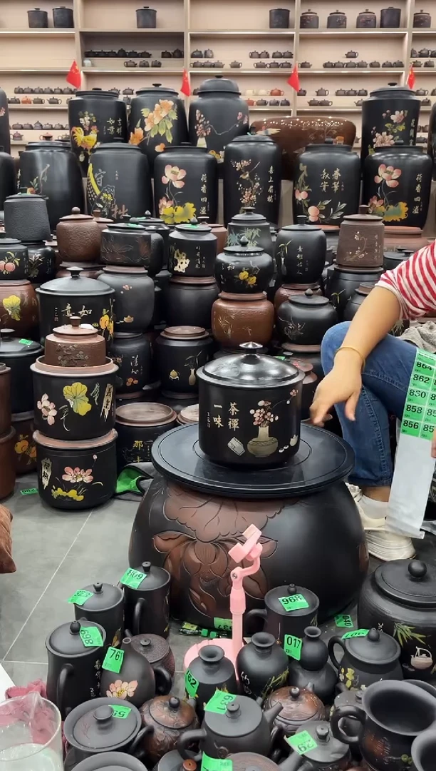 罐瑕疵茶叶罐  彩填 小五饼拱盖 855