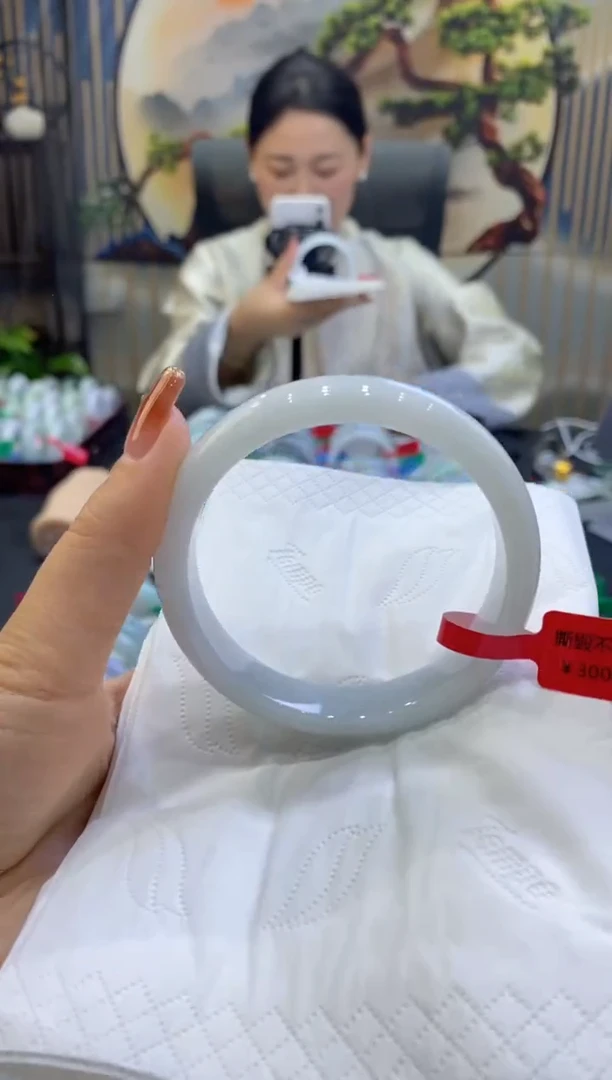 【闪购商品】翡翠手镯未镶嵌00002572