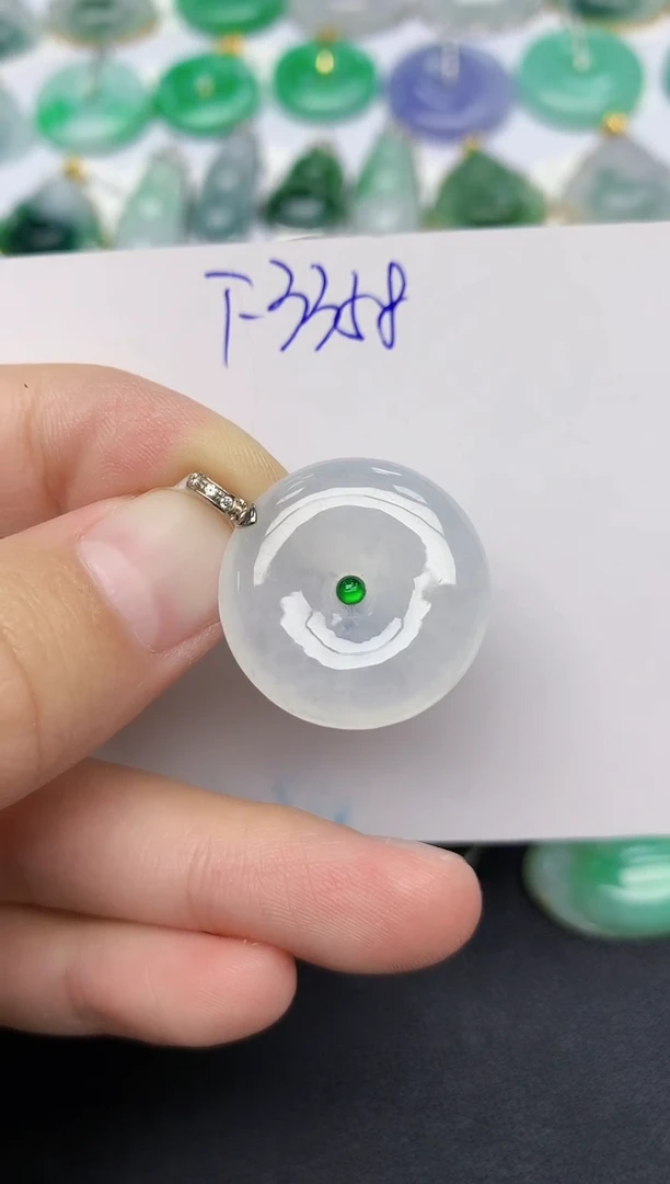 颈饰18K金镶嵌翡翠天然缅甸A货翡翠百元以上9元证书费自理