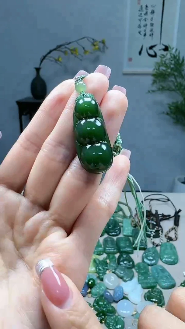 未镶嵌和田玉挂件1