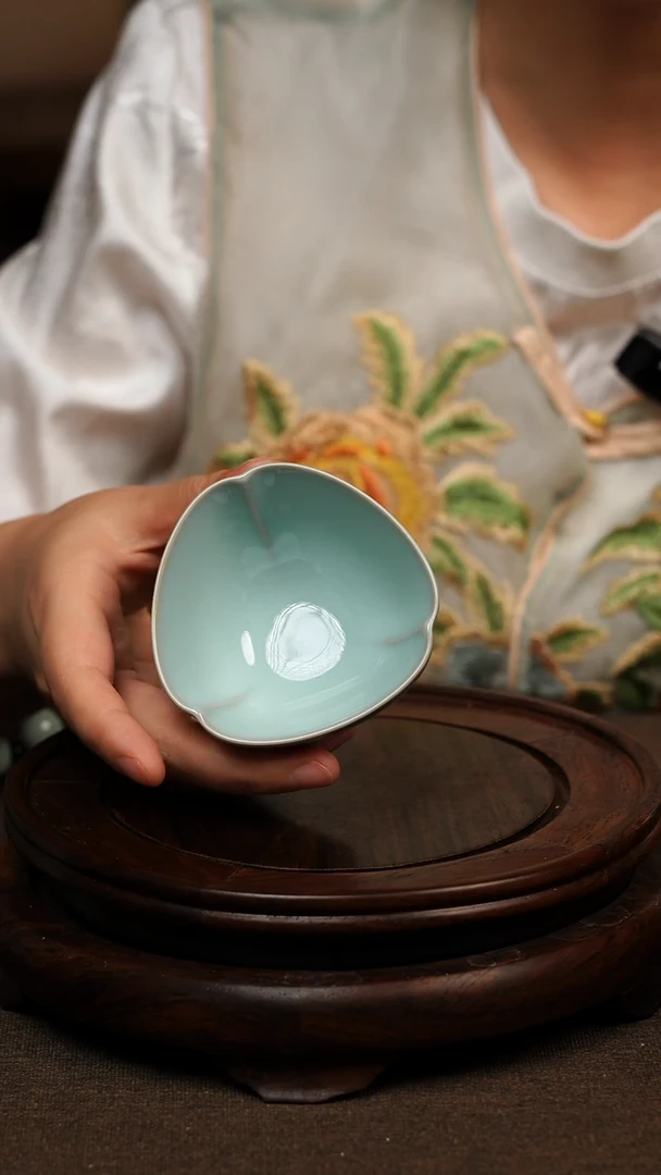 瓷片天青色花口杯 80ML微瑕不带礼盒
