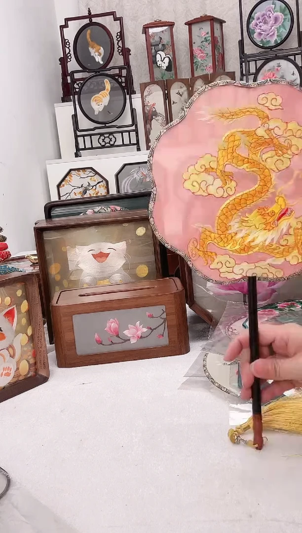 扇子苏绣作品手工团扇