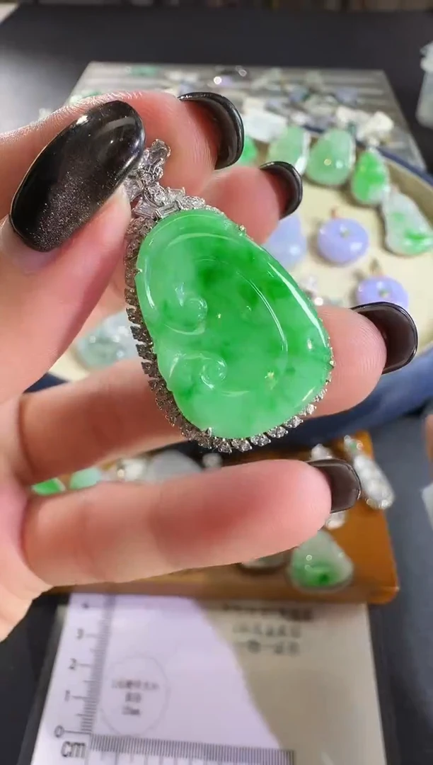 吊坠(不含链)18K金镶嵌翡翠【源头工厂】钻石镶嵌