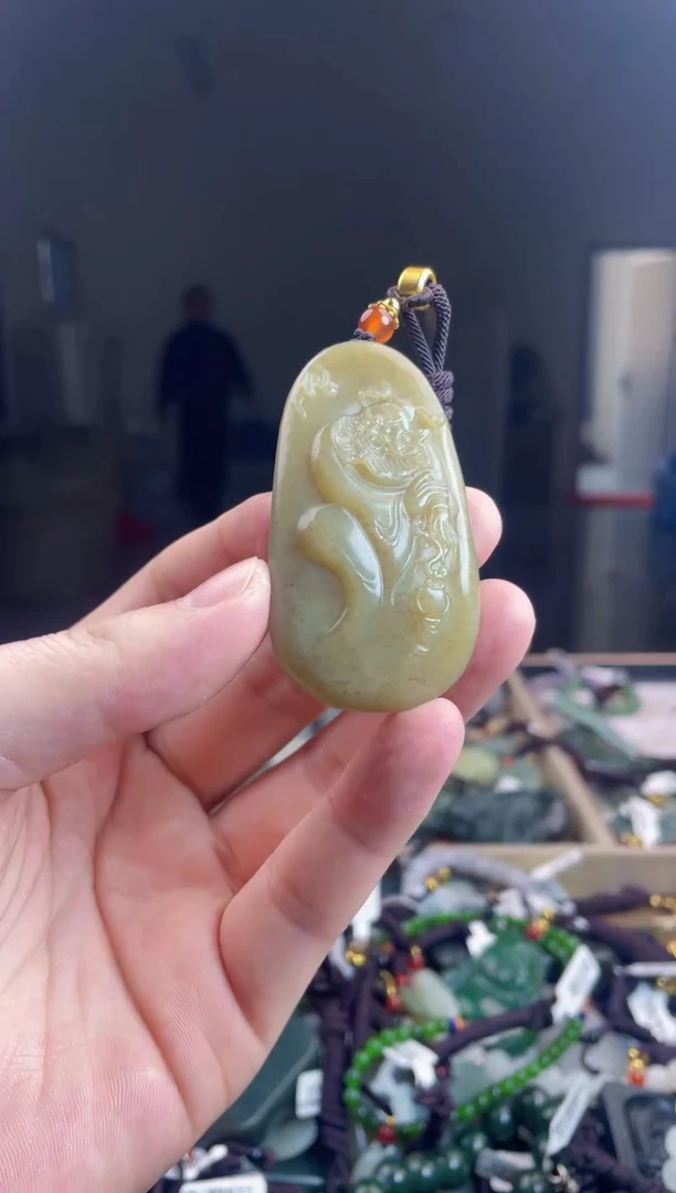 颈饰未镶嵌和田玉1