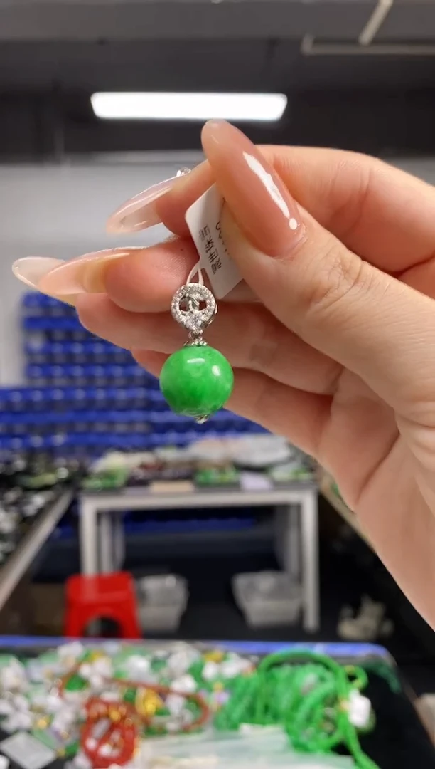 颈饰未镶嵌翡翠闪购链接  多样性发其一颜色微差