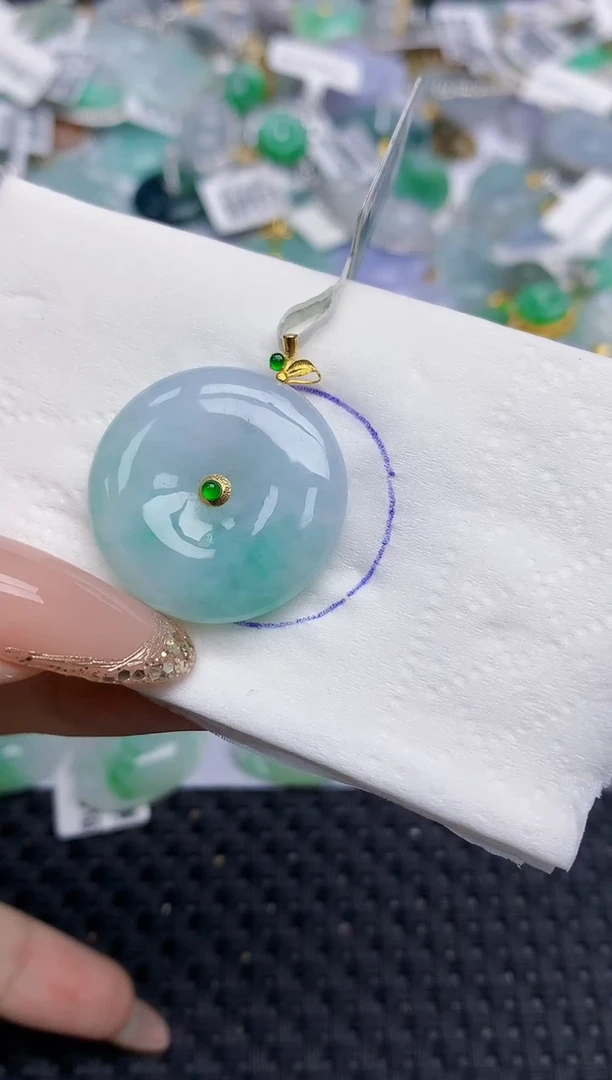 颈饰18K金镶嵌翡翠27   天然翡翠A货  百元以上9米证书费自理