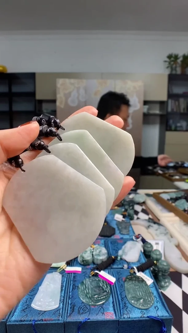 颈饰未镶嵌翡翠多样性发其一