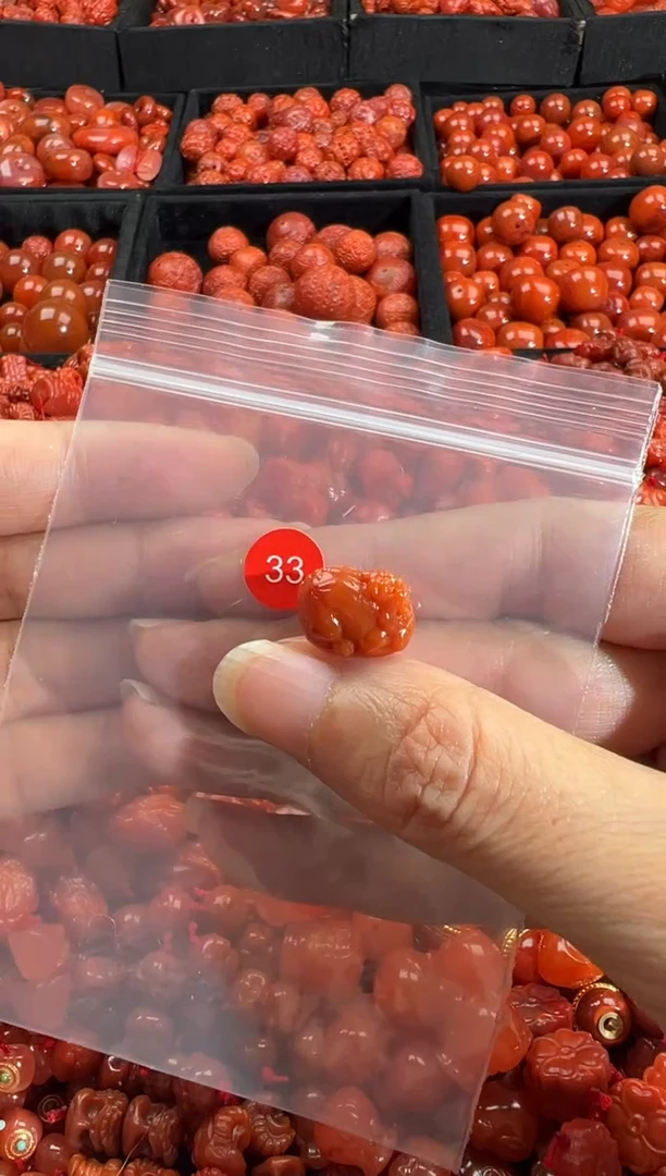 南红玛瑙未镶嵌颈饰1