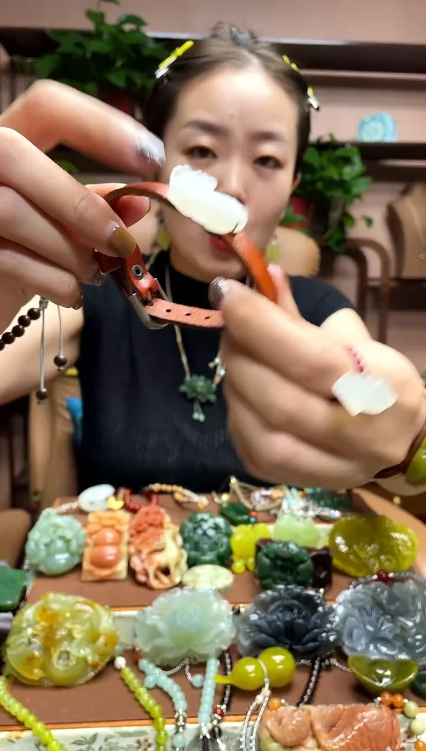 未镶嵌岫玉吊坠·