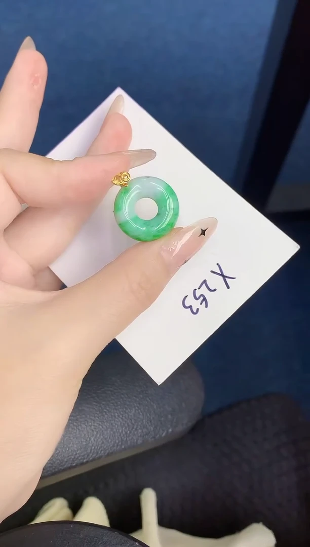 颈饰未镶嵌翡翠缅甸天然翡翠A货