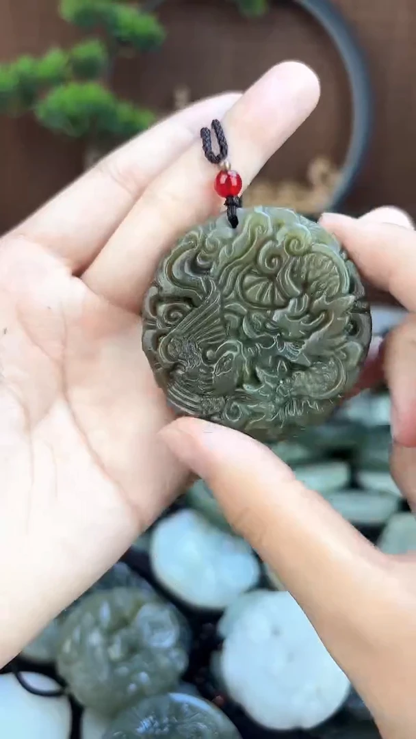 和田玉未镶嵌颈饰1