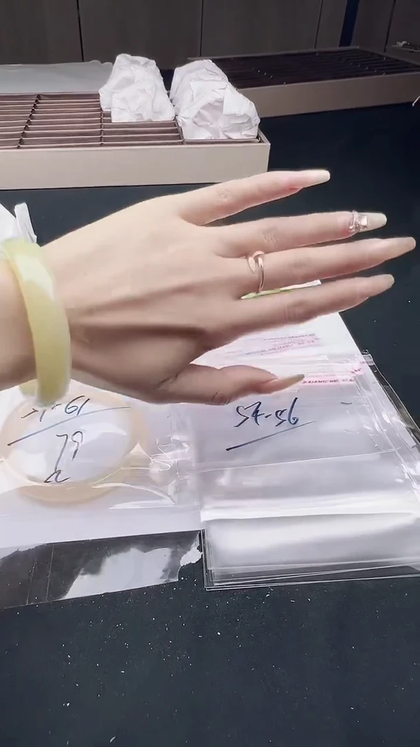 未镶嵌手镯石英质玉圈口 54-56