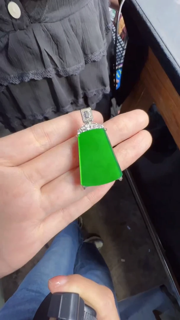 未镶嵌定制翡翠翡翠A货有轻微色差属于正常现象无事牌多样性发货1