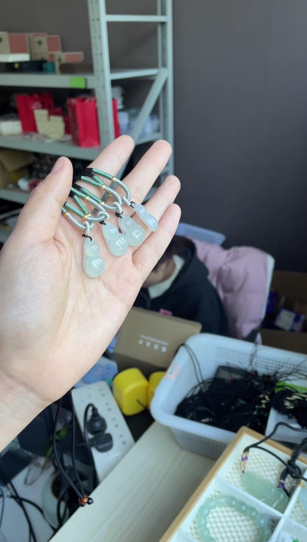 吊坠(不含链)未镶嵌翡翠天然缅甸A货翡翠多样性发其一