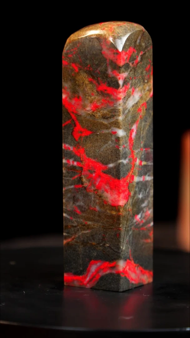 鸡血石刘关张鸡血石