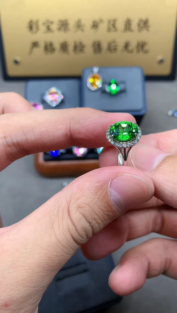 银S925镶嵌戒指石榴石（沙弗莱）2222