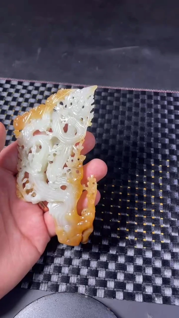 和田玉未镶嵌颈饰工***春1