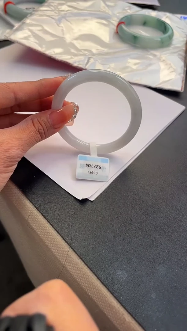 未镶嵌手镯翡翠退货标签需完好-104