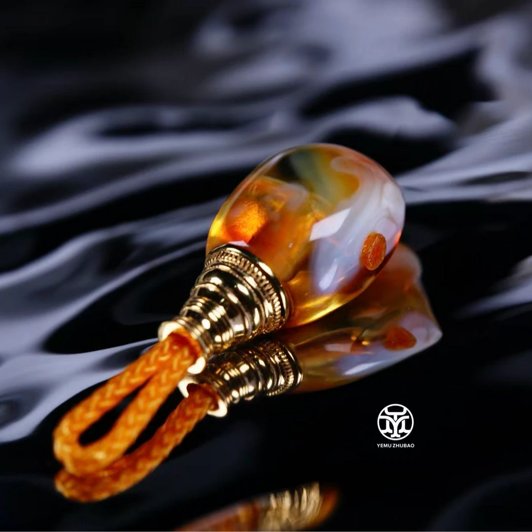 对孔10.3橘金荧光沁色幻彩分体金三通 一物一拍 天然俄料琥珀蜜蜡