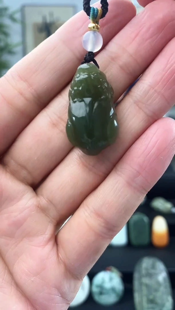 和田玉未镶嵌颈饰1