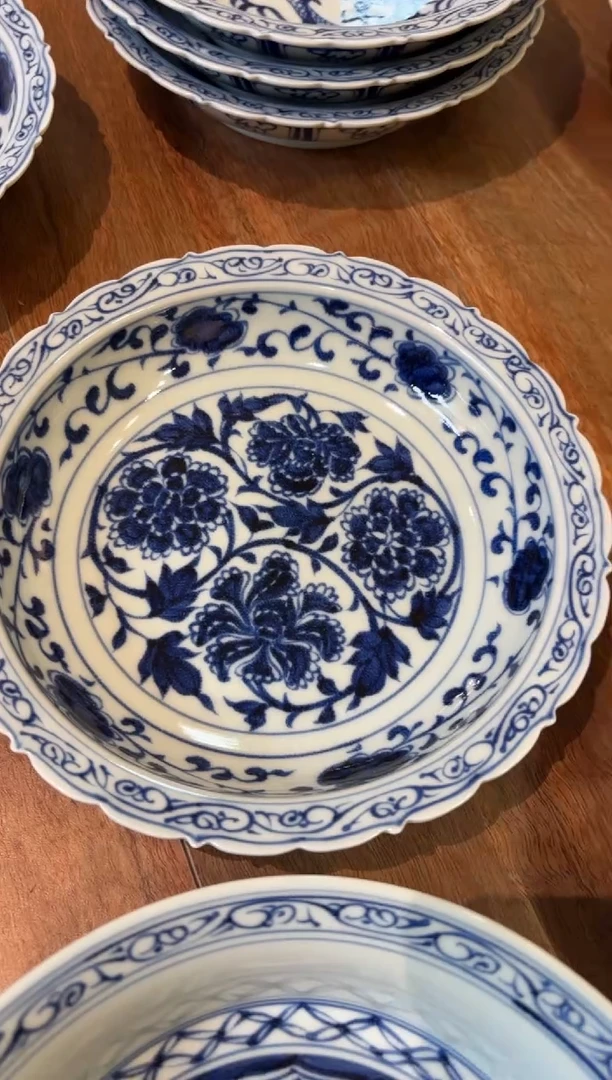 向****?闪购青花牡丹壶承