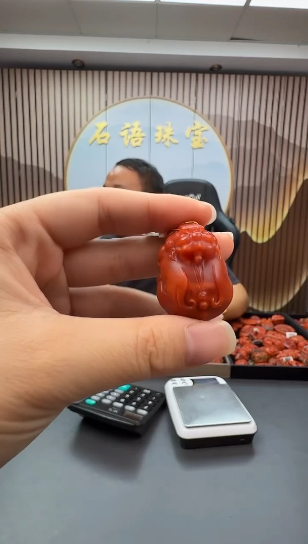 未镶嵌雕刻南红玛瑙024ZB0918产品一个