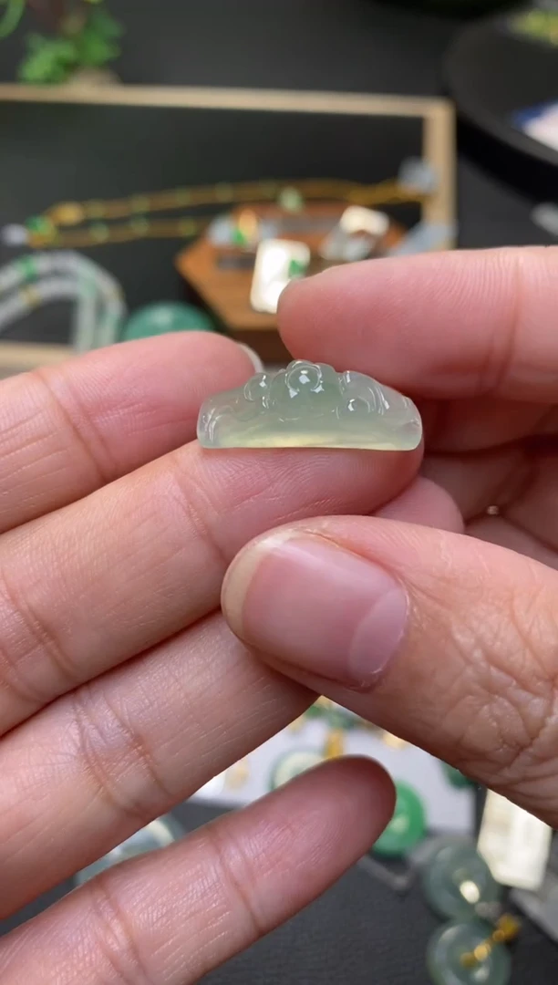 颈饰未镶嵌翡翠净货31001
