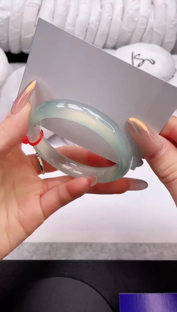 【闪购商品】石英质玉手镯未镶嵌21K40-56