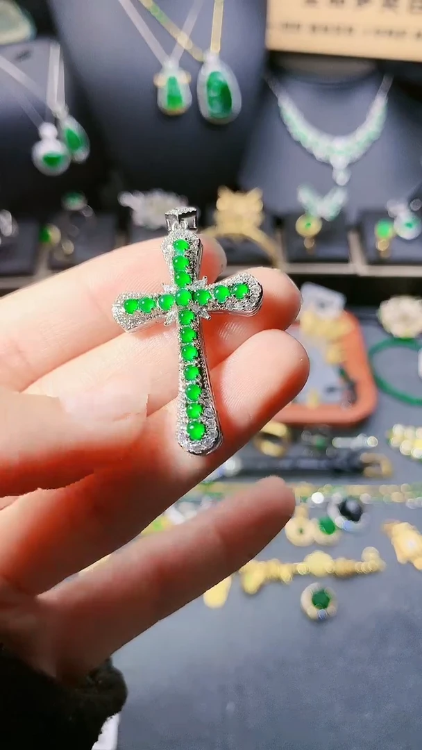 【闪购商品】翡翠吊坠(赠链)银S925镶嵌吊坠