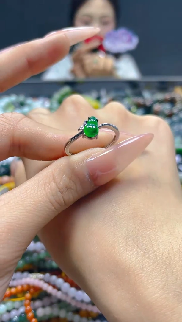 颈饰未镶嵌翡翠/J/翡翠A货，一件也是批发价