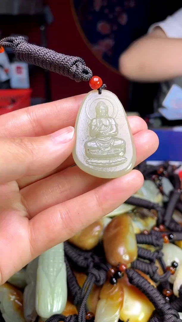 和田玉未镶嵌颈饰1