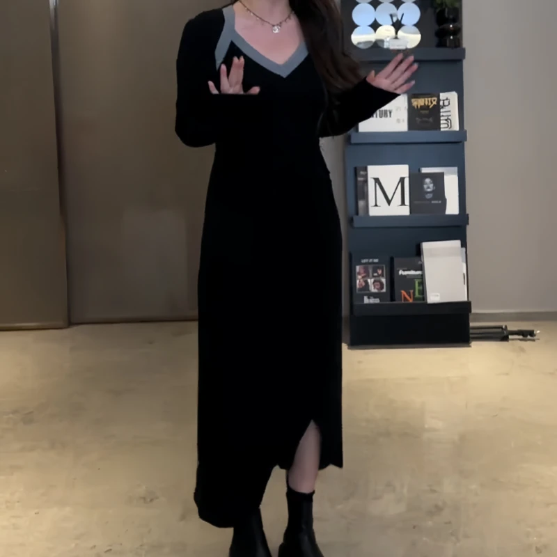 初秋拼色气质设计款开叉百搭小黑裙镂空v领气质长袖赫本风连衣裙